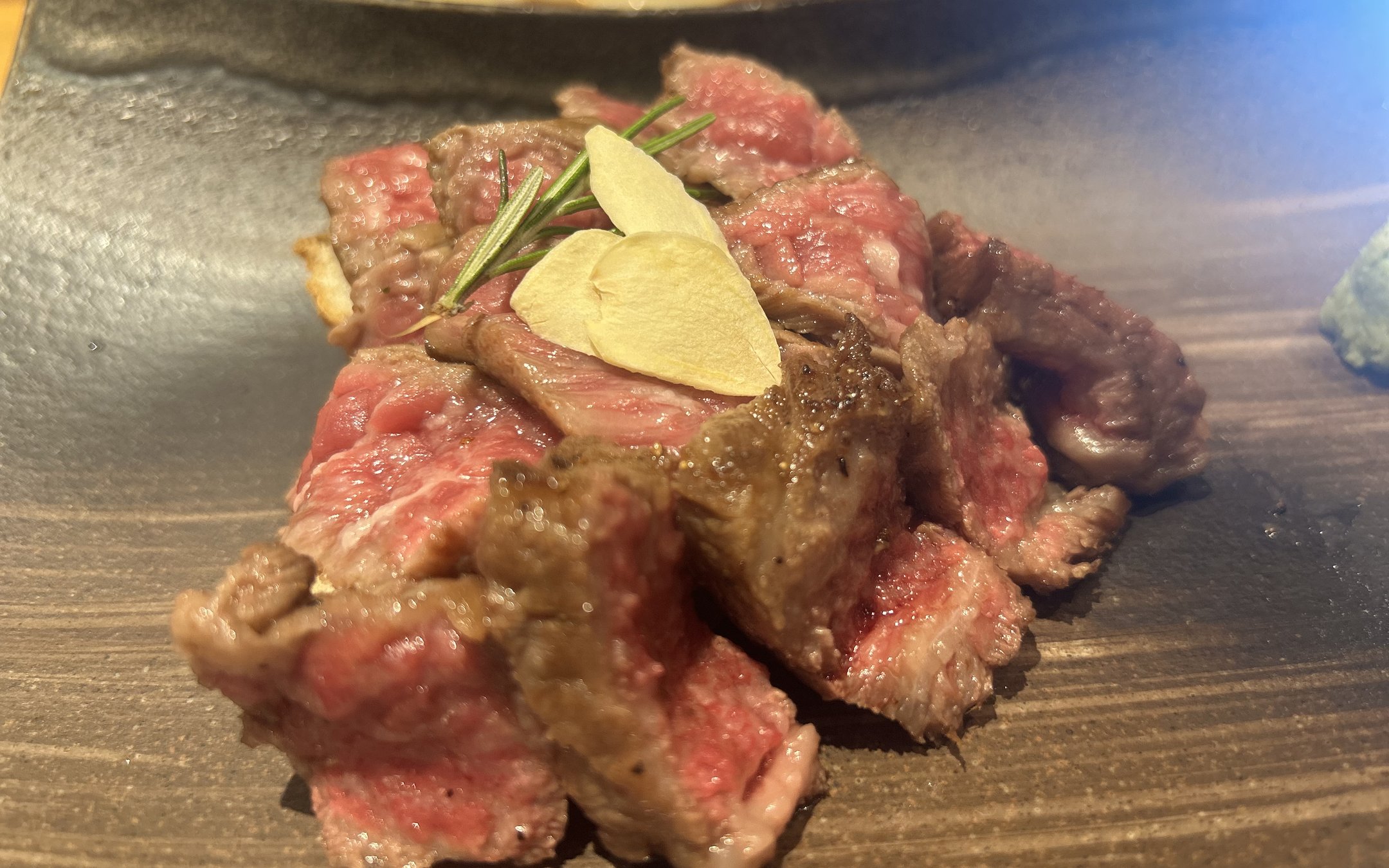 A5ランク黒毛和牛のステーキの断面